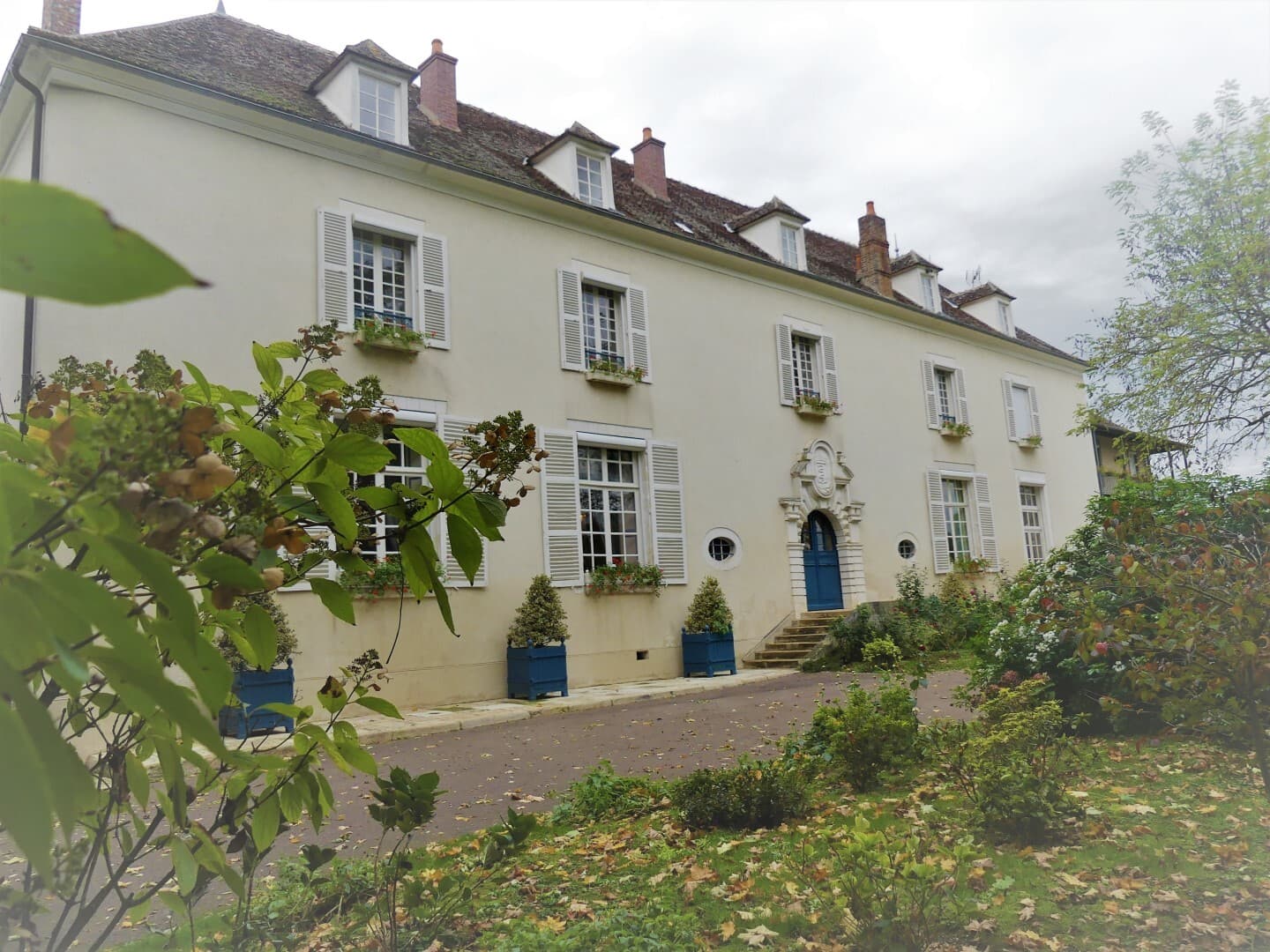 Renovated 17th Century Castle with Swimming Pool 3