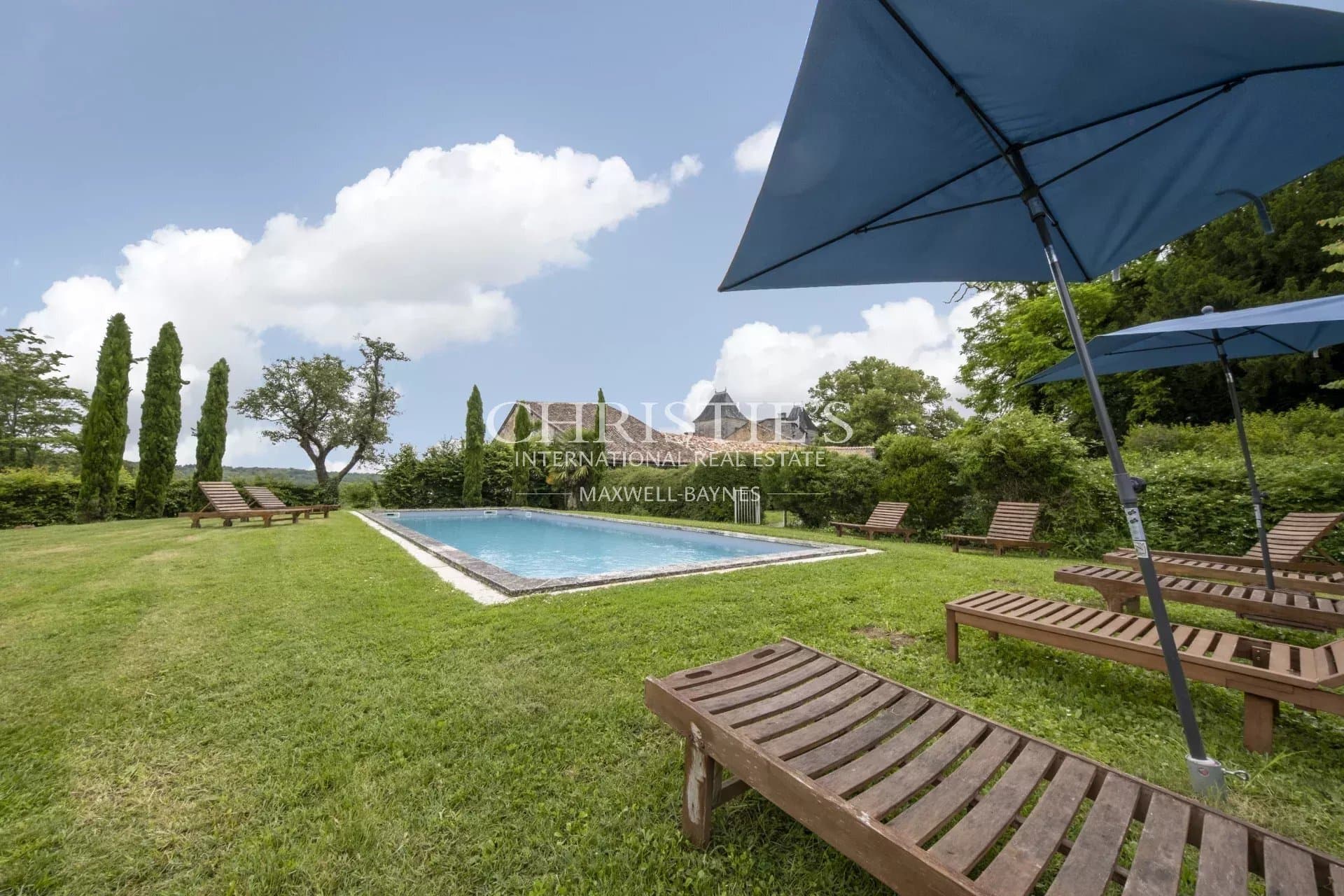 Château With 7 Bedrooms And Heated Pool Near Angoulême