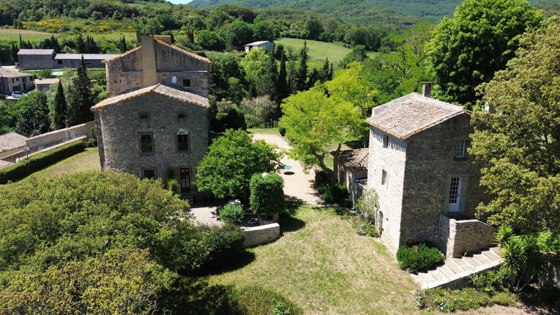Exceptional 12th Century Château With 30 Bedrooms And Swimming Pool 4