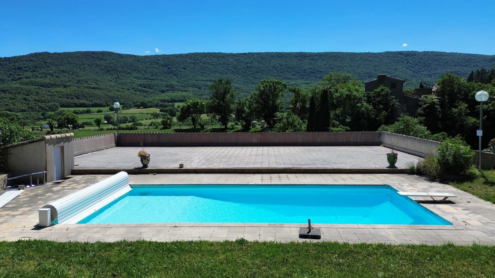 Exceptional 12th Century Château With 30 Bedrooms And Swimming Pool 2