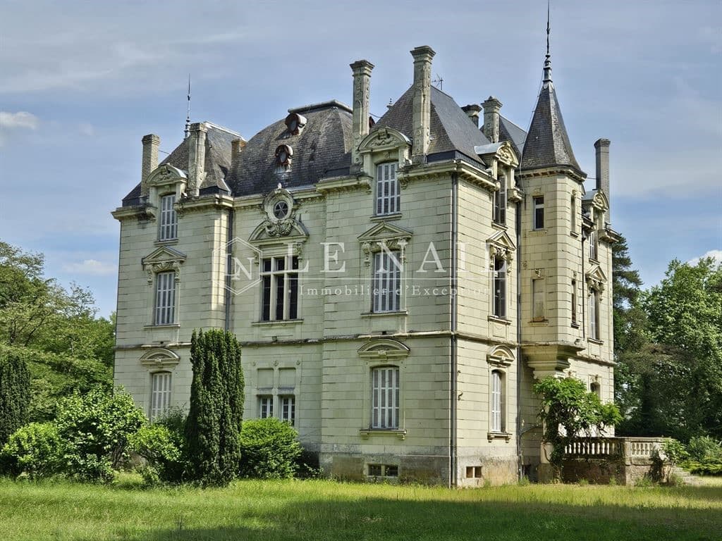 19th Century Château with Lodges and Wooded Park in Anjou 3