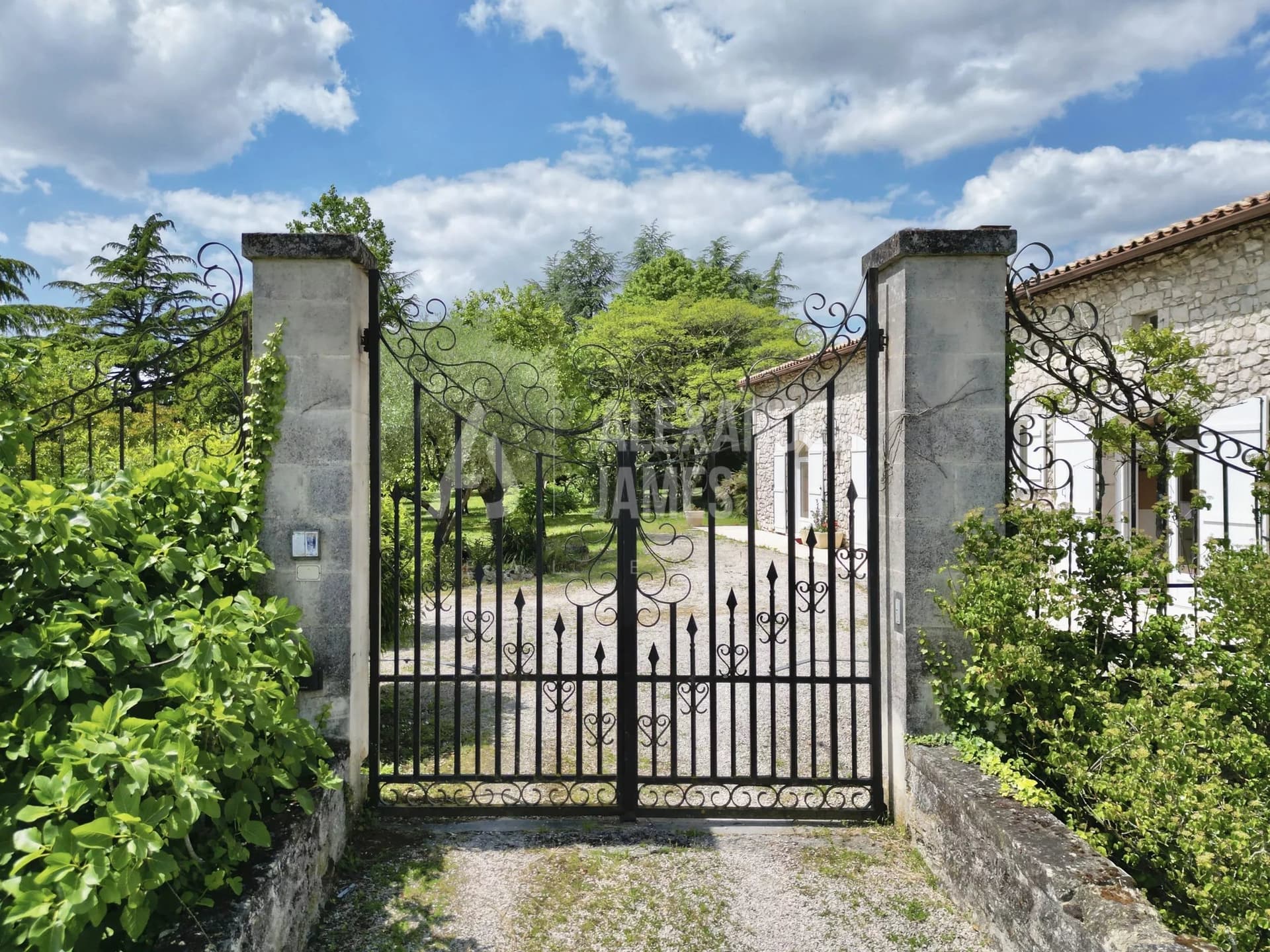 Historic Castle With Pool And Terraces Near Bordeaux 5