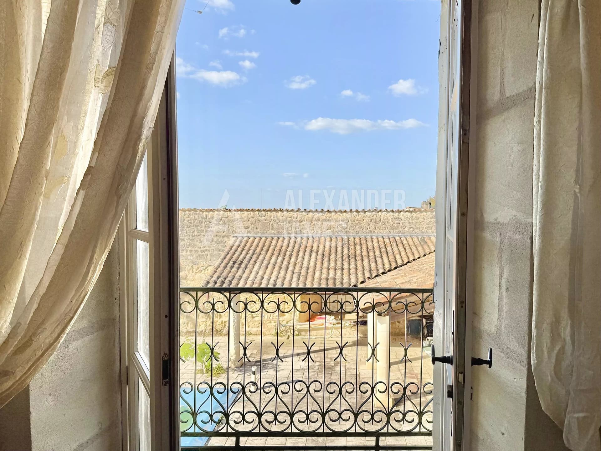 Historic Castle With Pool And Terraces Near Bordeaux 3