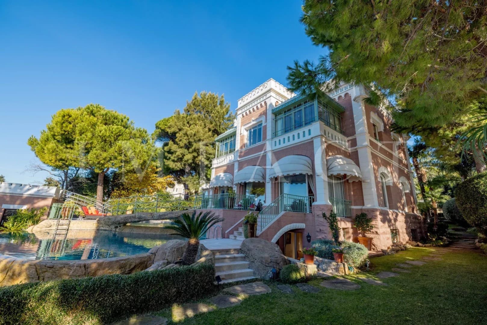 Château de la Vigie 6 Bedrooms Overlooking Cap d’Antibes 2