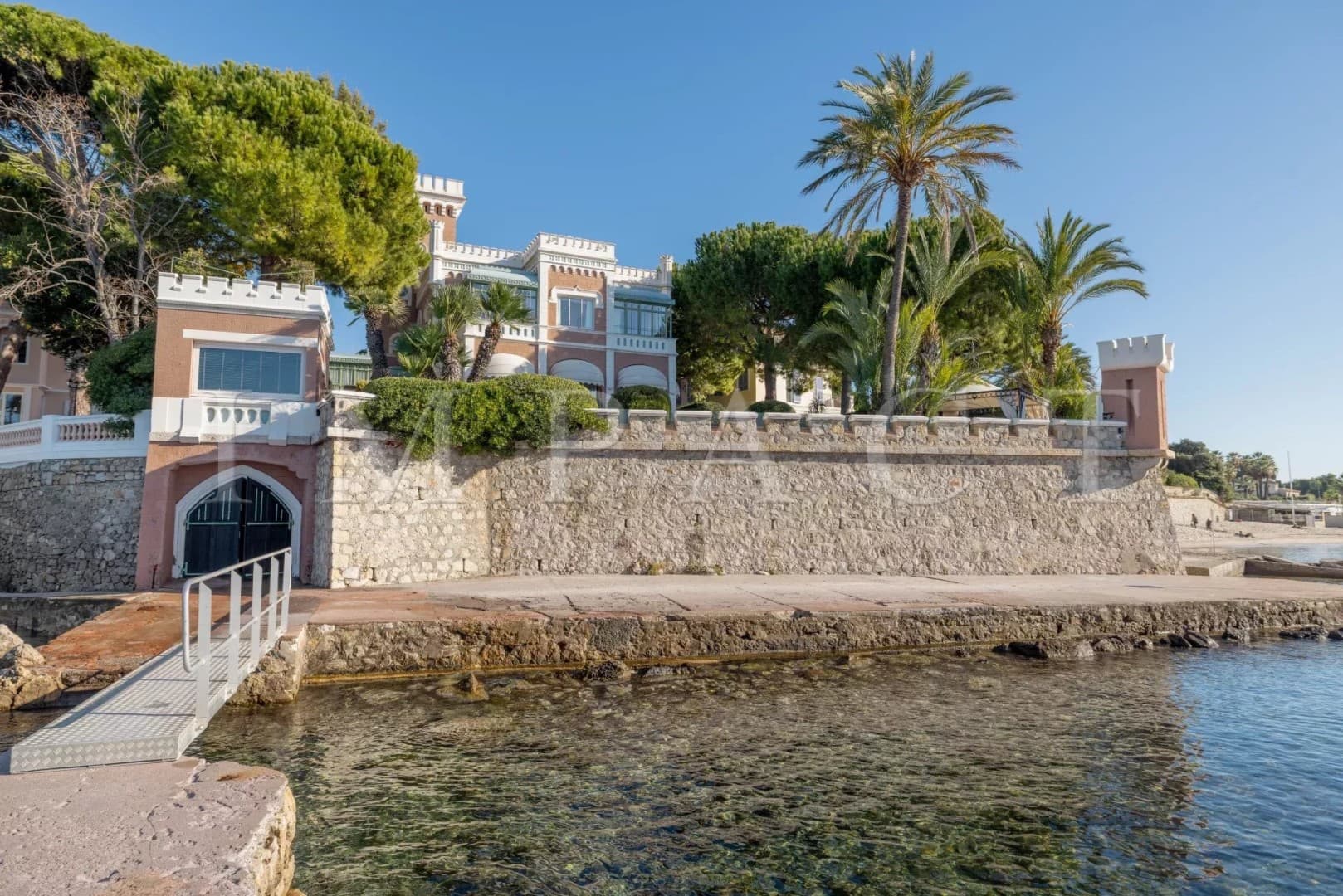 Château de la Vigie 6 Bedrooms Overlooking Cap d’Antibes 4