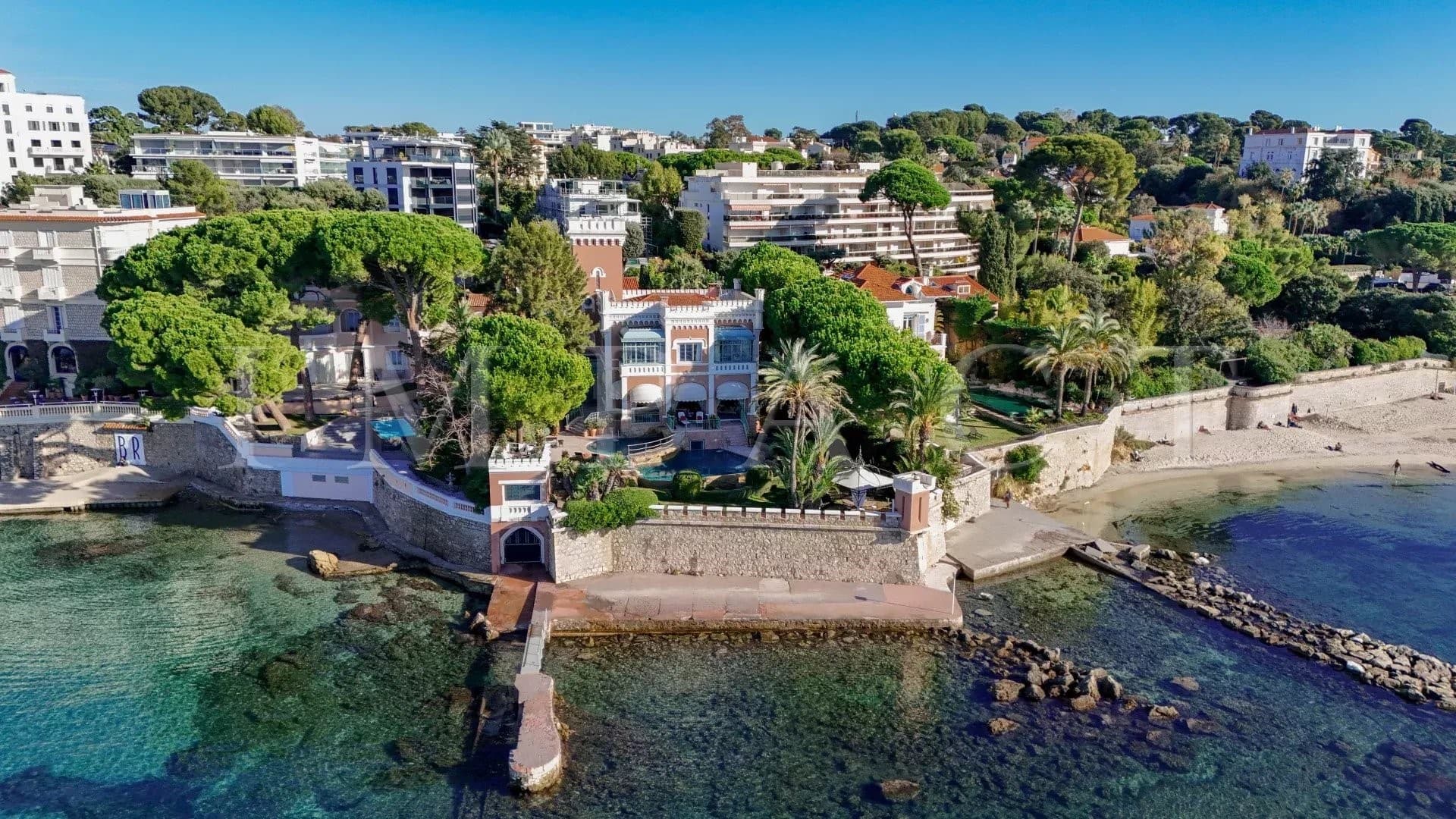Château de la Vigie 6 Bedrooms Overlooking Cap d’Antibes 5