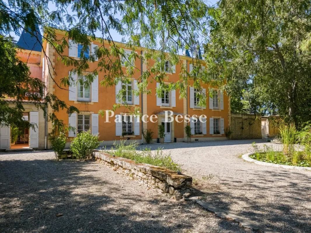Elegant 17th Century Château With 4 Hectares Of Parkland 2