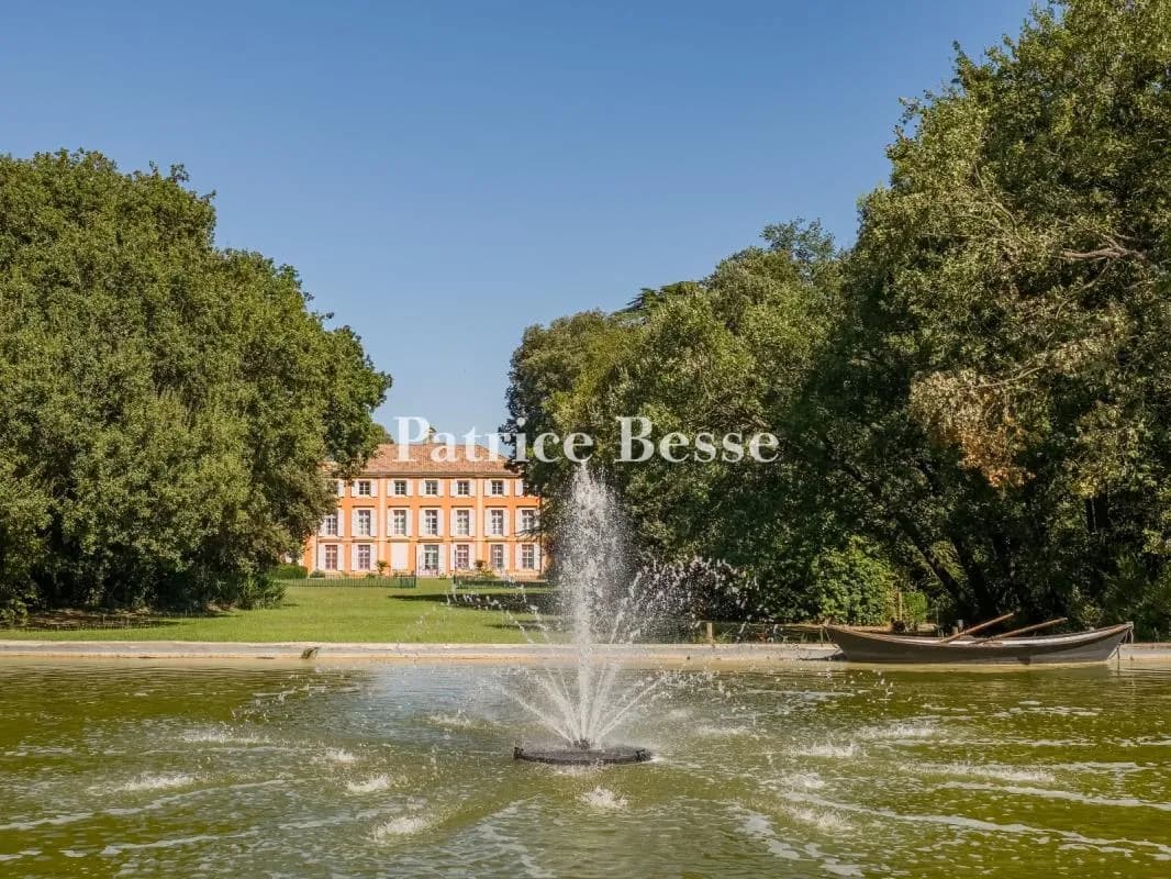 Elegant 17th Century Château With 4 Hectares Of Parkland 5