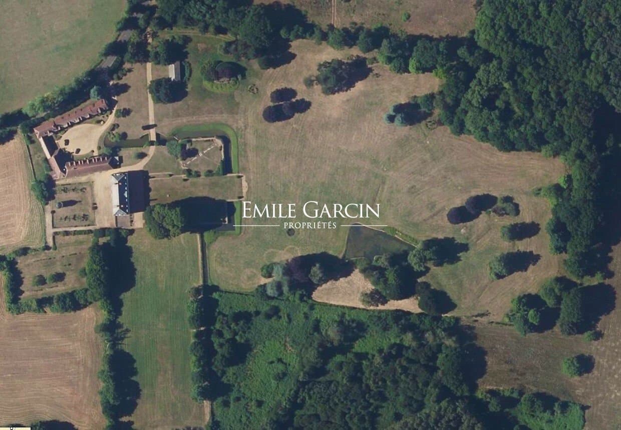 Stunning 19th Century Château With English Park And French Garden 2