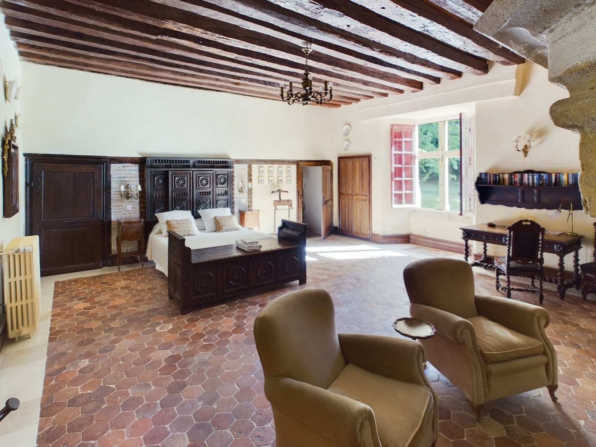 15th Century Château With Enchanting Grounds And Historical Features 4
