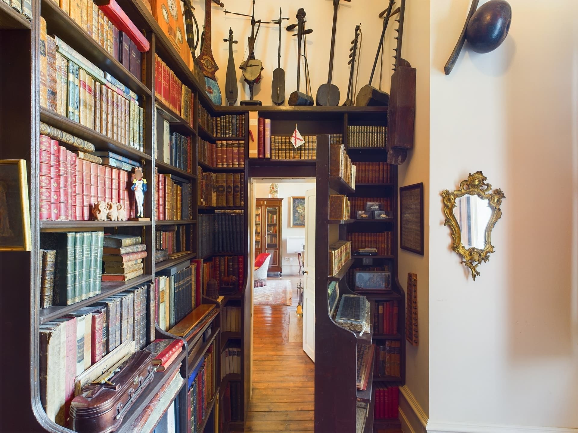 15th Century Château With Enchanting Grounds And Historical Features 5