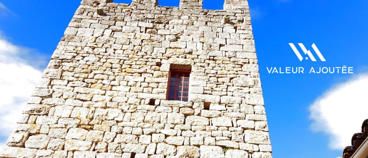 Historic Castle with 6 Bedrooms and Kitchen 4