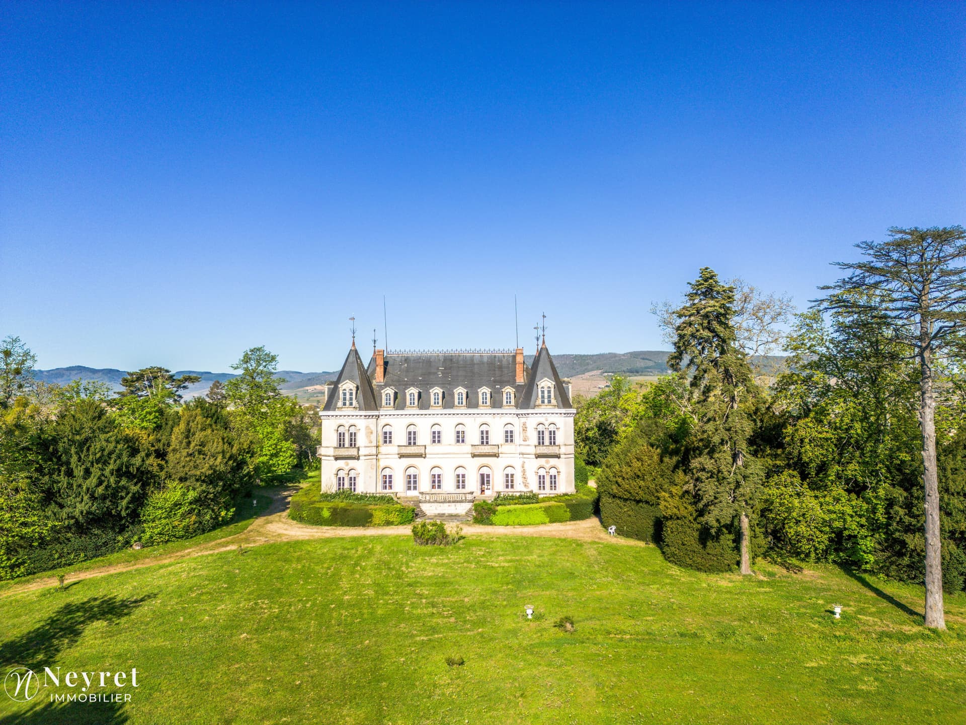 Spacious Manor House With Swimming Pool 2