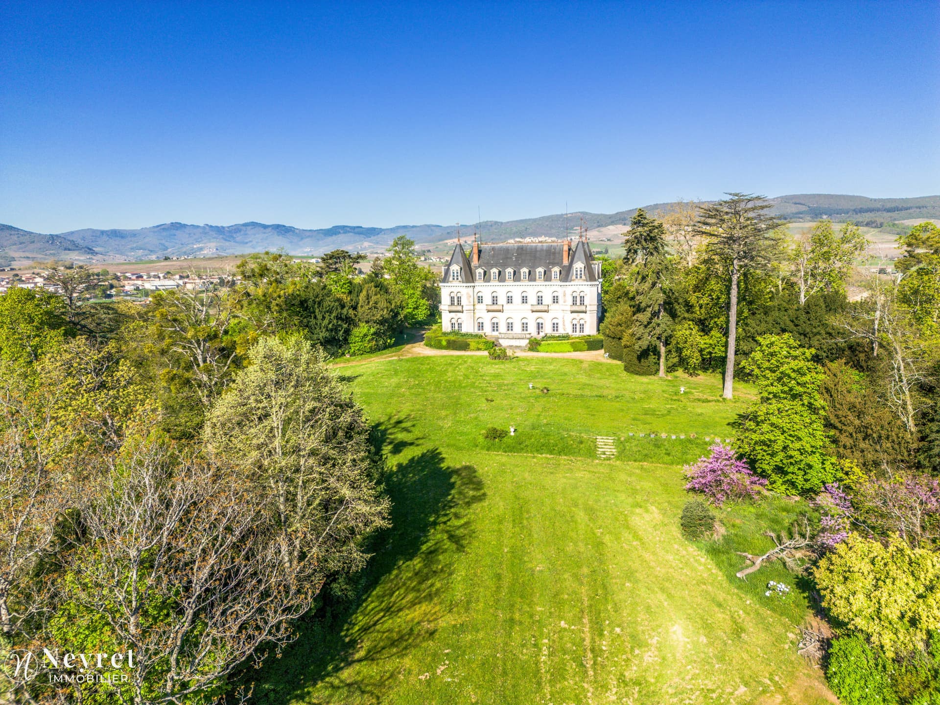 Spacious Manor House With Swimming Pool 4