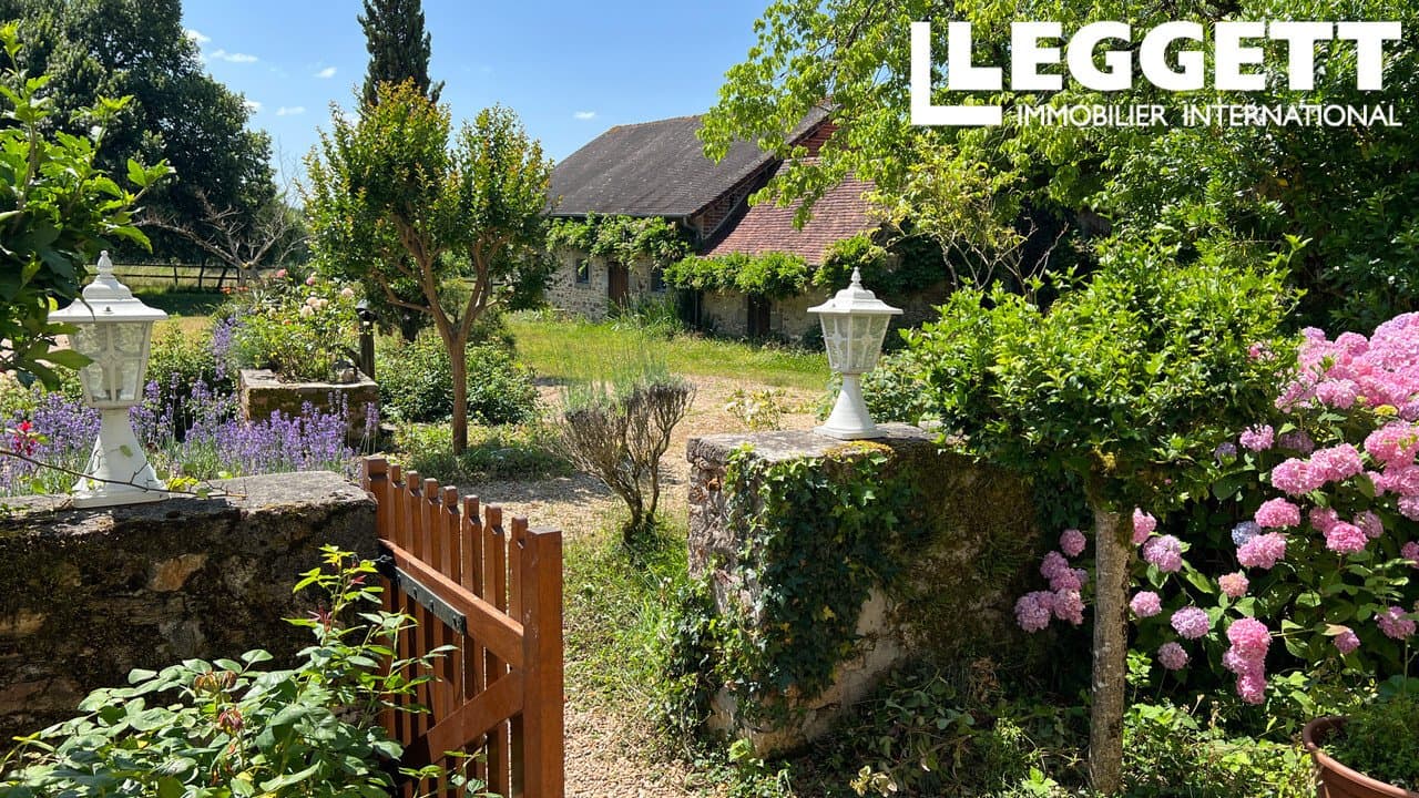 Elegant Countryside Gentilhommière With Equestrian Facilities And 90 Acres 4