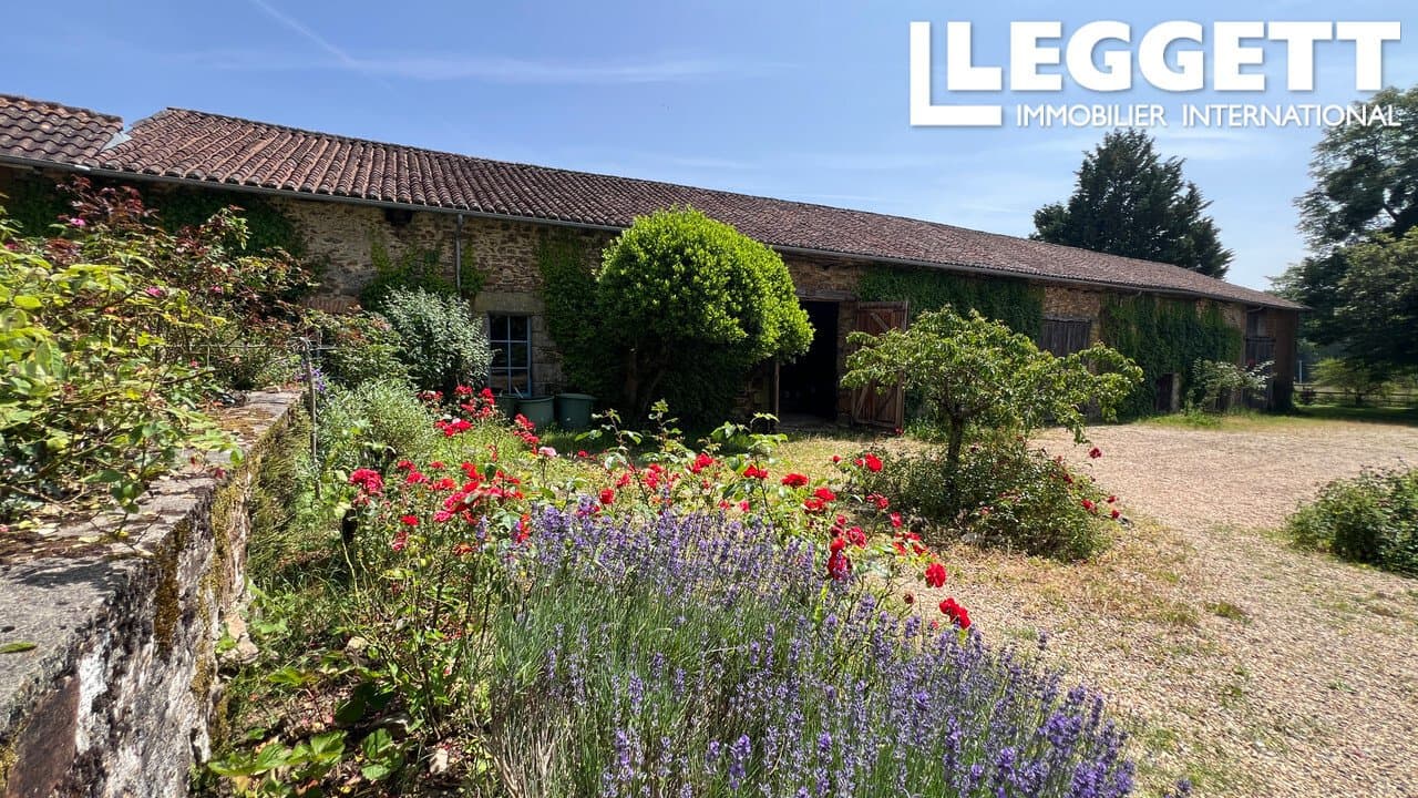 Elegant Countryside Gentilhommière With Equestrian Facilities And 90 Acres 5