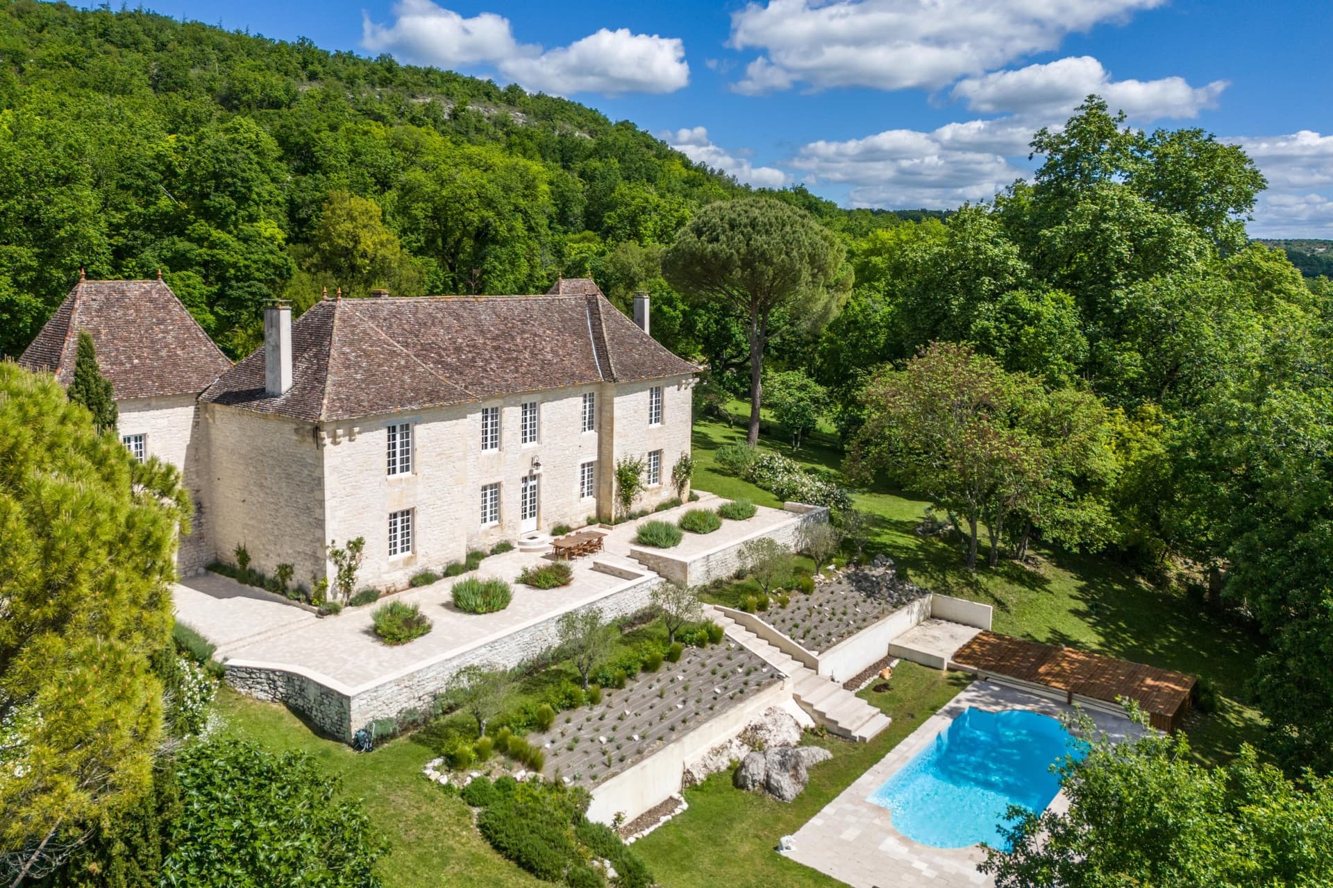 Exceptional 15th Century Château With Studios And Expansive Grounds 3