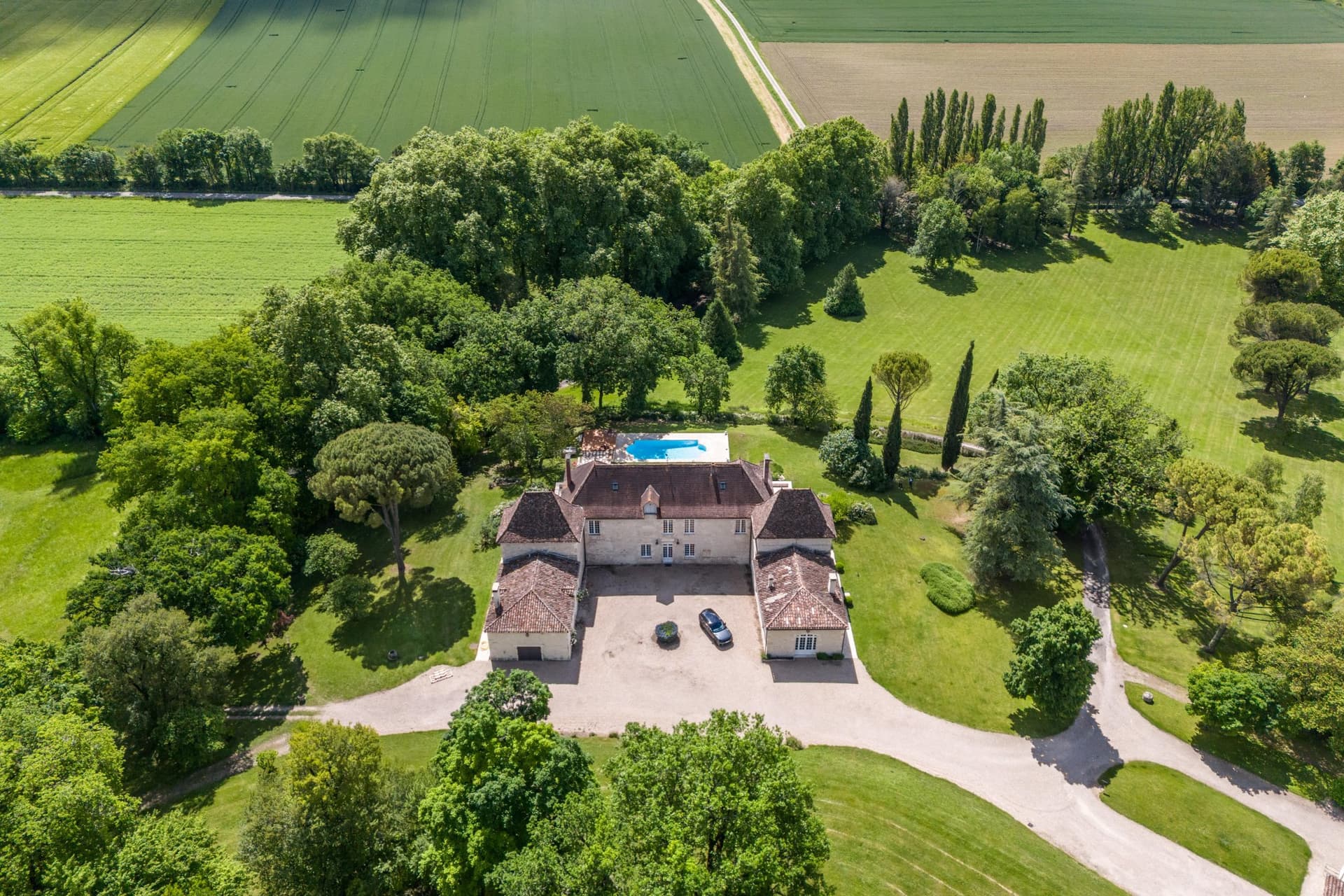 Exceptional 15th Century Château With Studios And Expansive Grounds 4