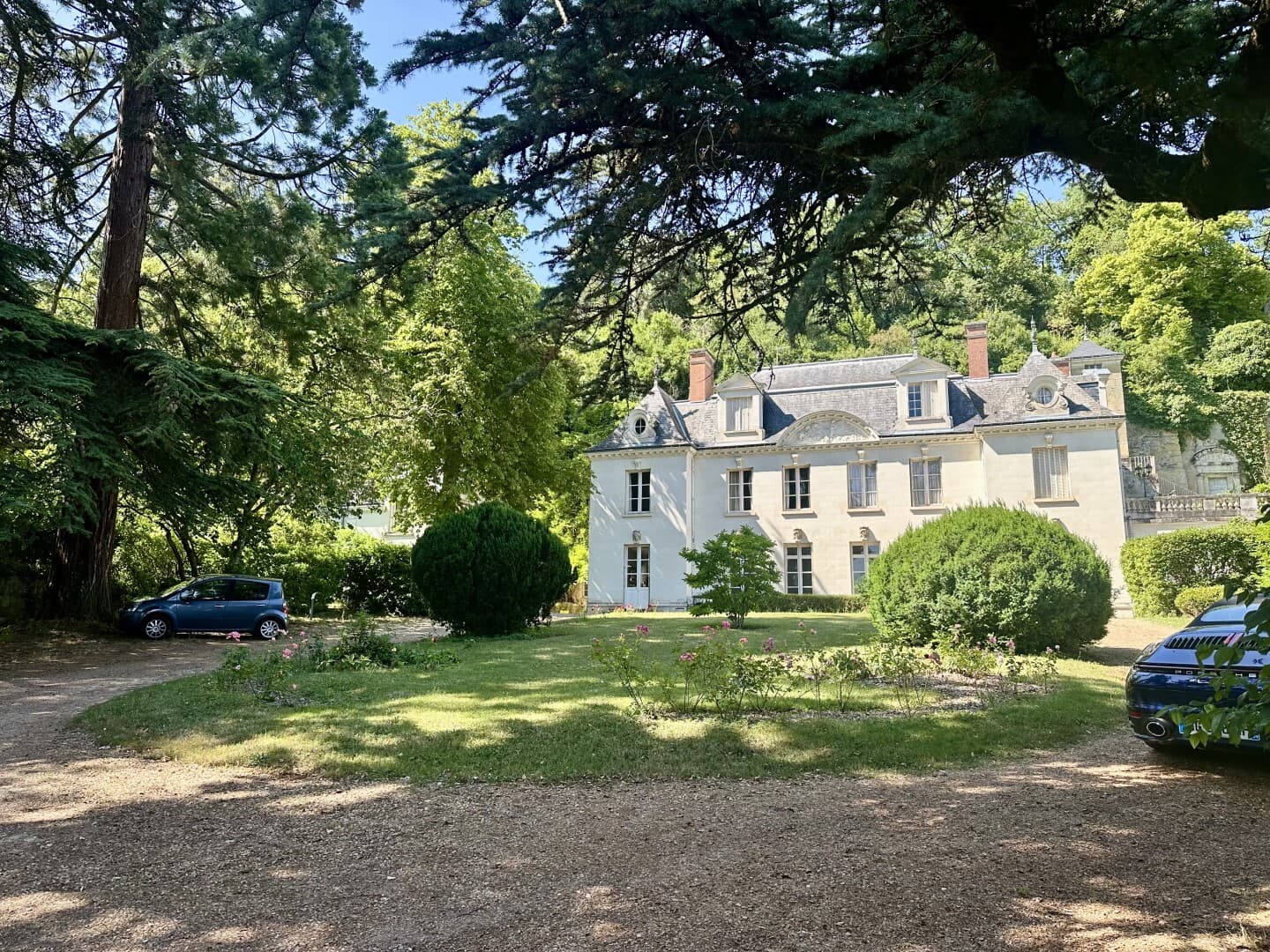 Elegant Castle with Historic Chapel and Modern Amenities 2