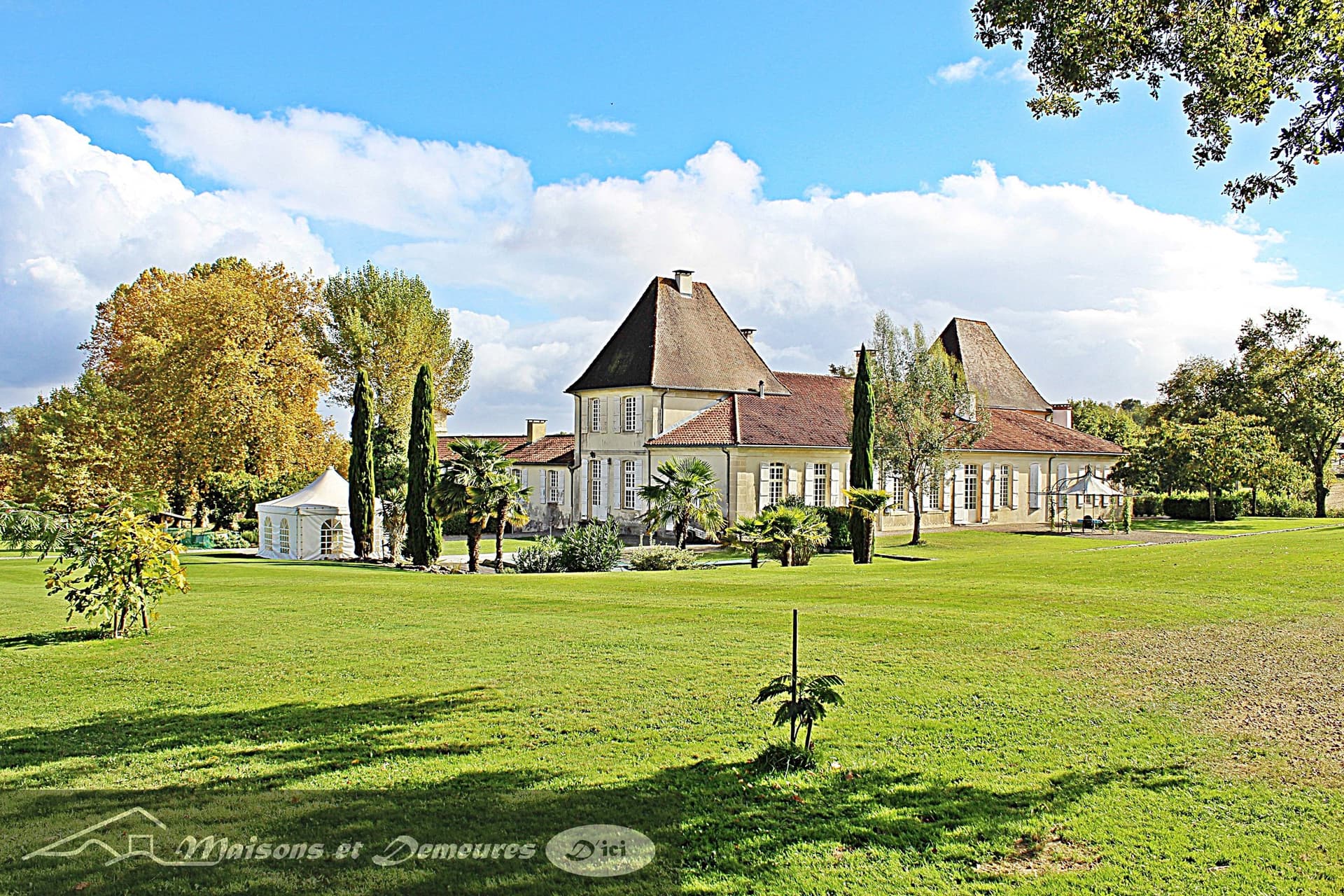 Elegant 17th Century Château With Pool And Independent Apartments 4