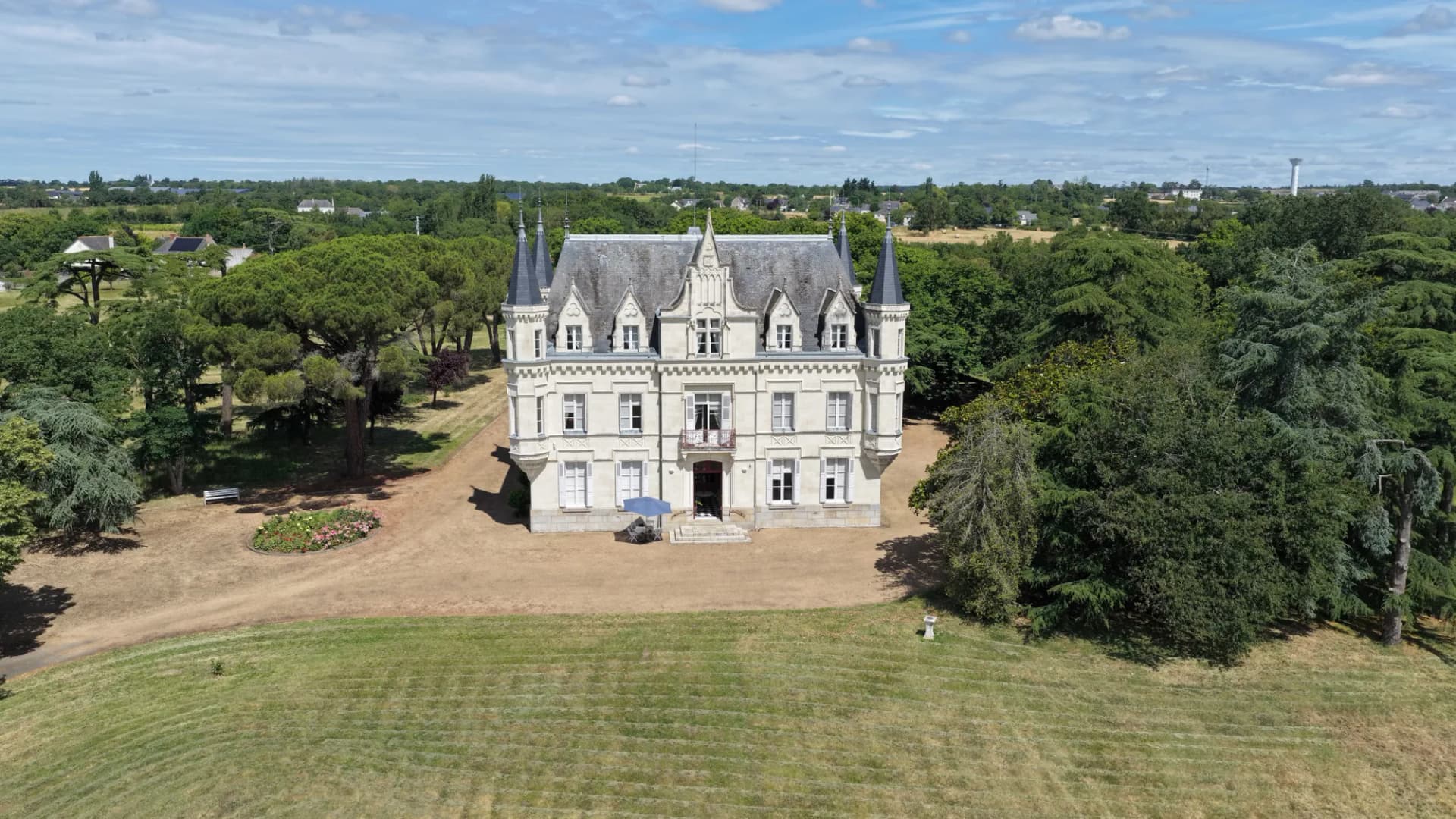 19th Century Castle With 15 Bedrooms And Extensive Parkland