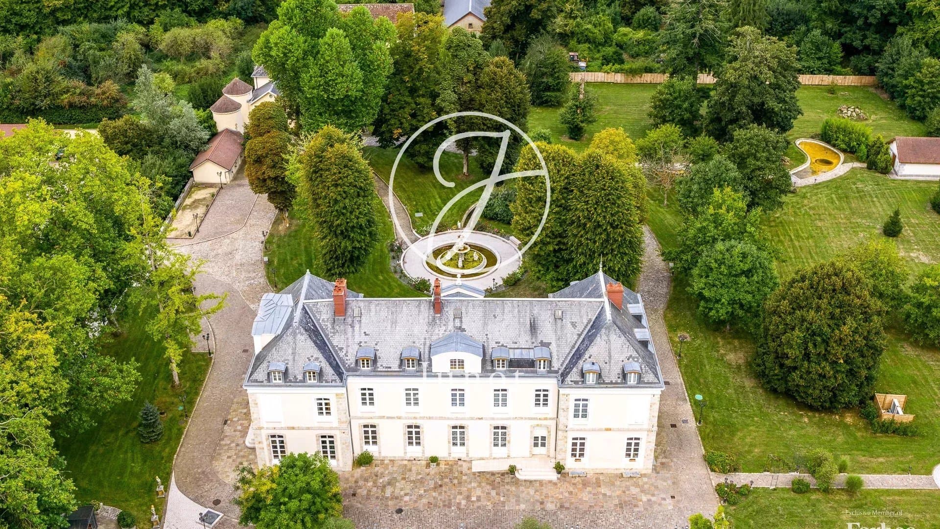 Grand Castle With 16 Bedrooms And Swimming Pool In Serene Countryside 3