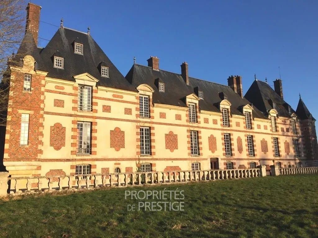 Historic 17th Century Castle with Indoor Pool and Reception Hall 3