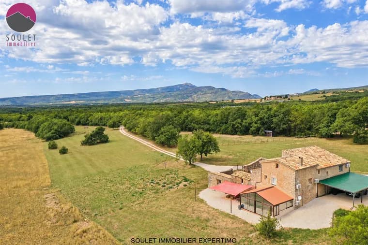 Exceptional Provençal Residence With 12.5 Hectares And Stunning 360° Views 2
