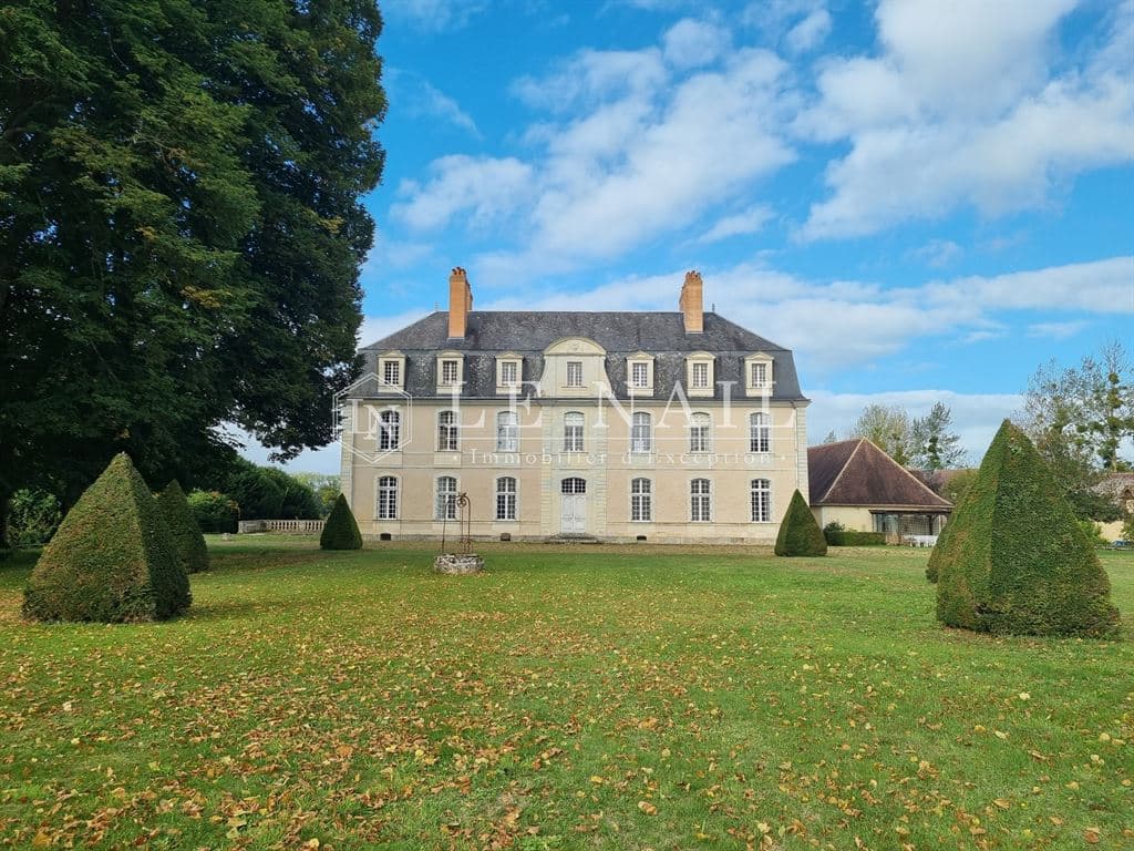 Historic Castle with Moat and Extensive Grounds in Sarthe — in Sarthe, France