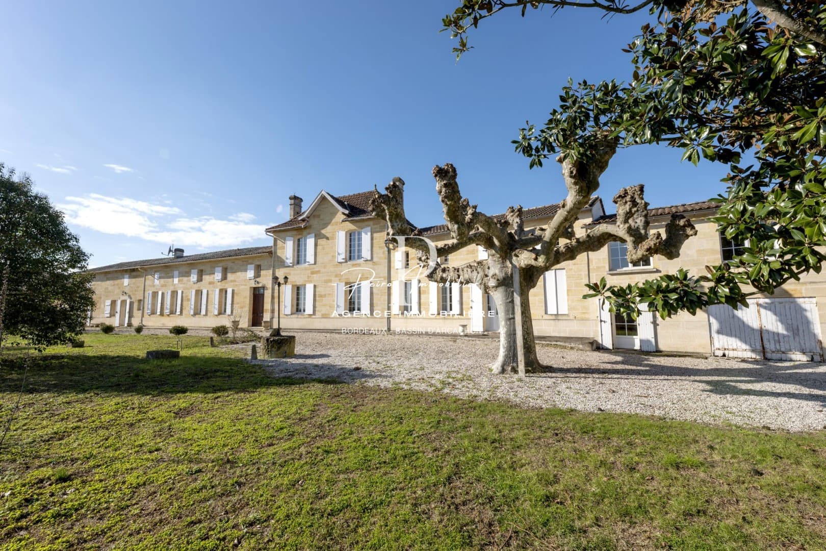 Spacious Castle With 6 Bedrooms in Saint-Émilion — in Gironde, Nouvelle-Aquitaine