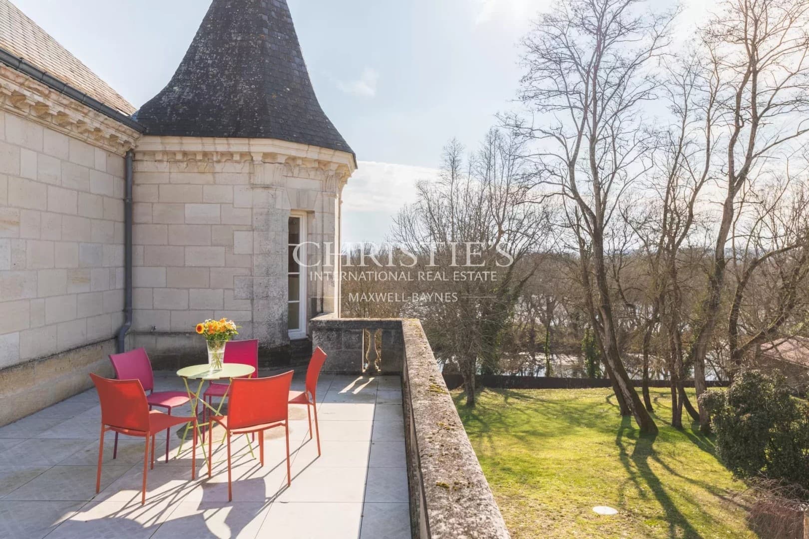 Exquisite Château with Pool and Golf Course Near Saint-Émilion 4