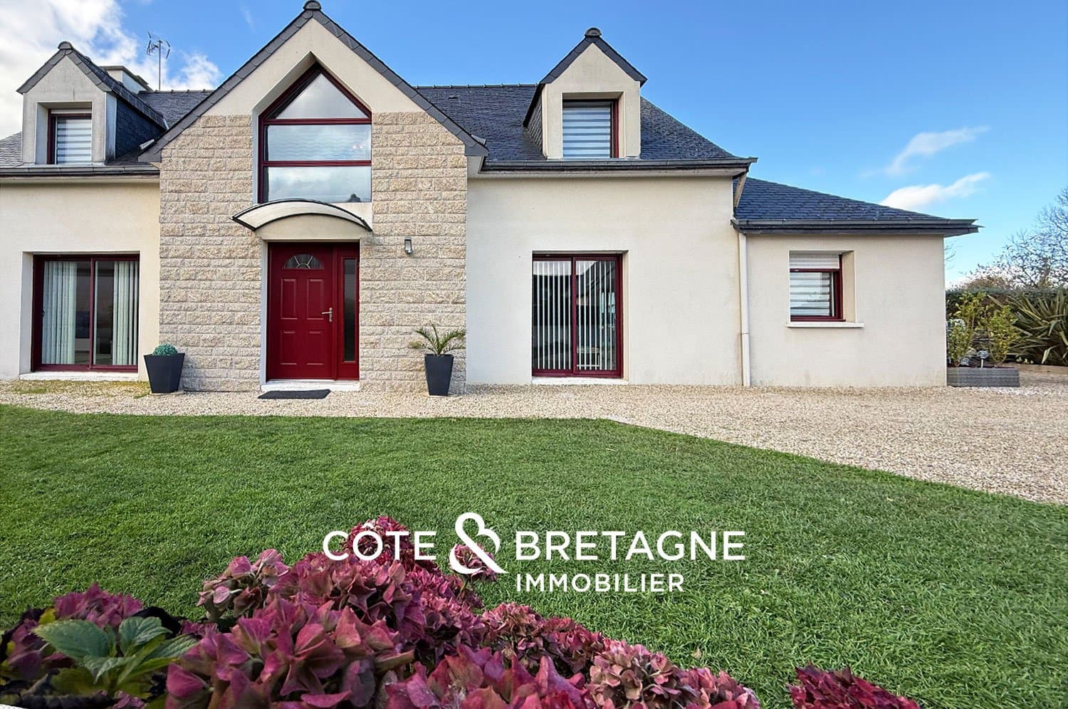 Elegant Family House With Covered Pool In Lanvollon 2