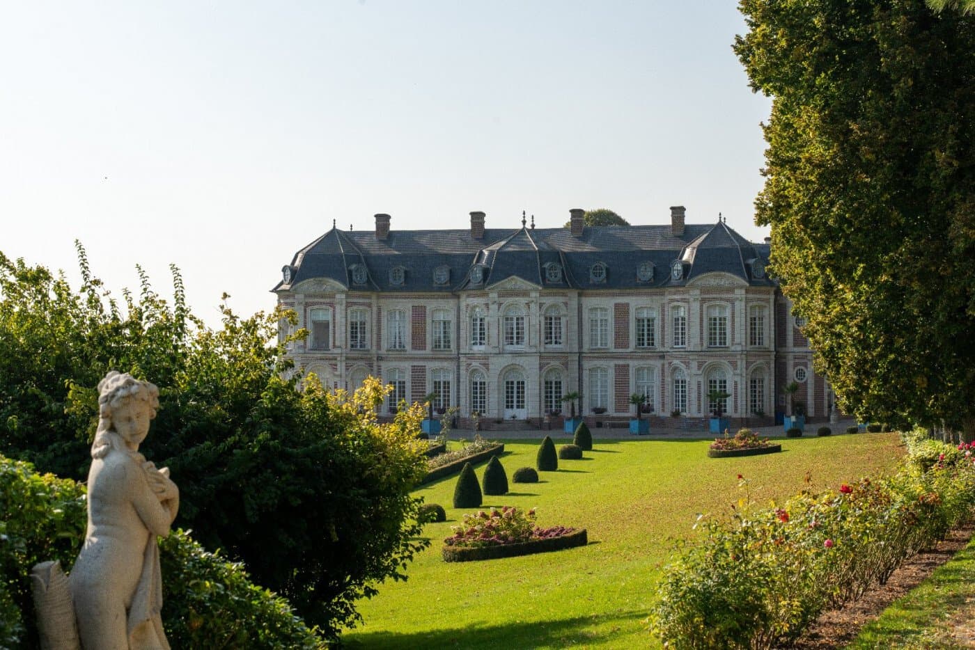 Elegant Castle Overlooking the Somme with Expansive Park and Historic Features 2