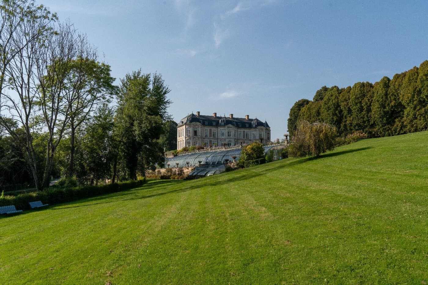 Elegant Castle Overlooking the Somme with Expansive Park and Historic Features 5