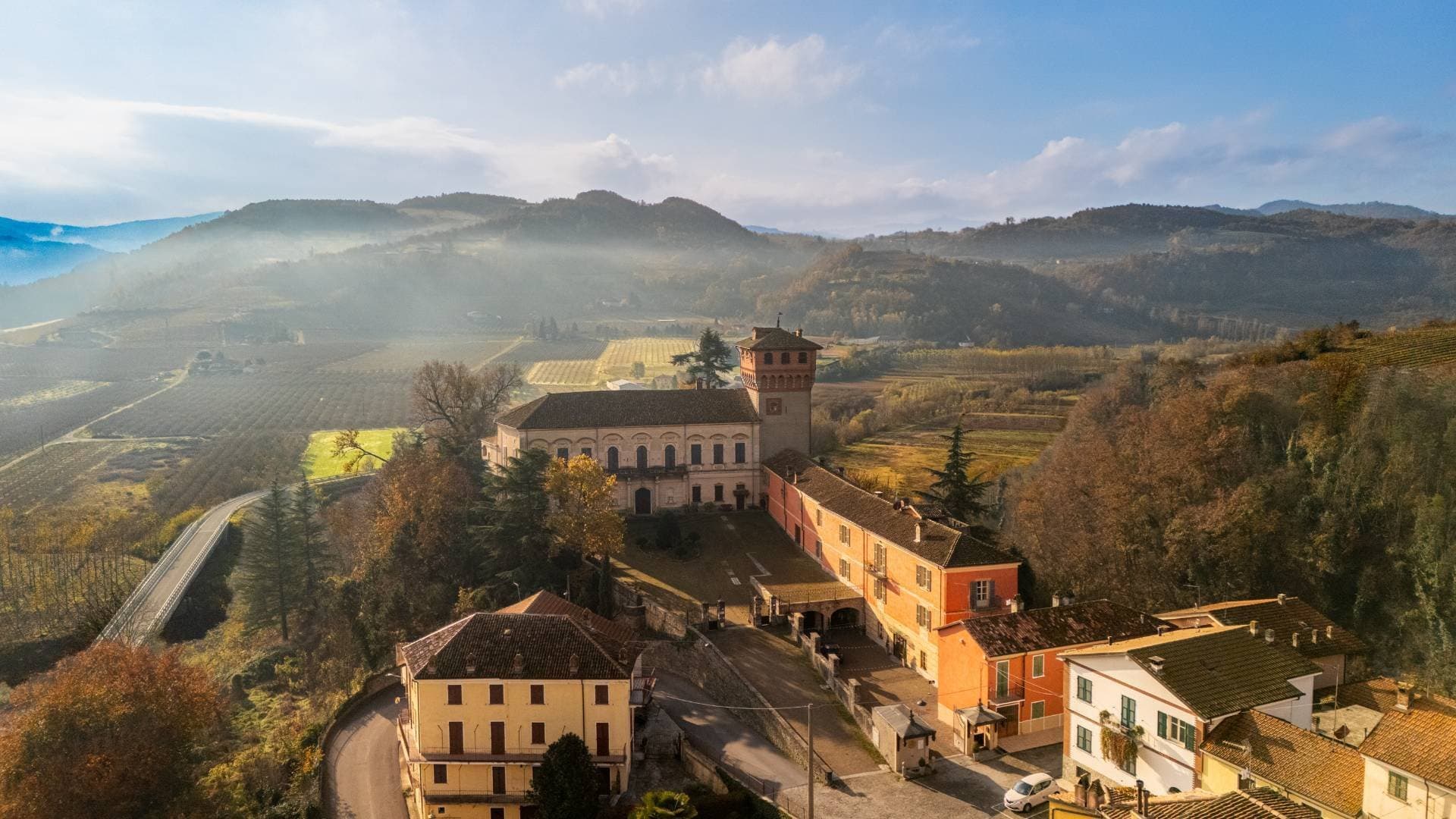 Historic Castle with 12 Rooms and Italian Gardens in the Langhe Hills 2