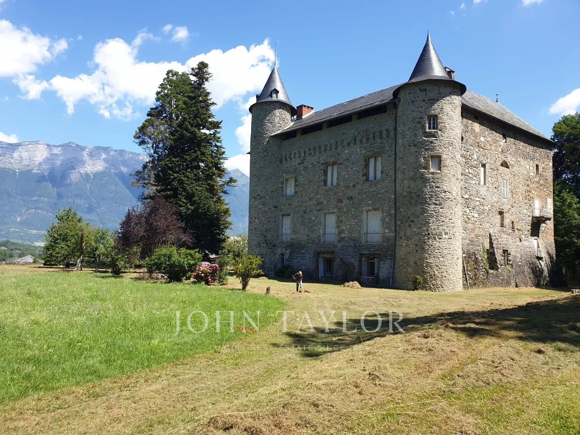 Castles for sale in Savoie