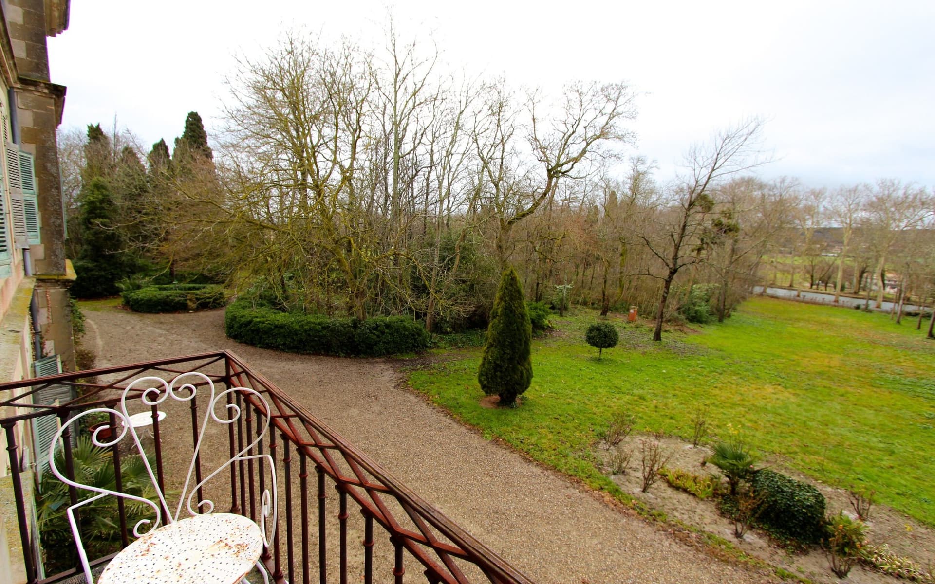 16th Century Château With 840 Sqm Living Space And 5.7 Hectares Of Park 4
