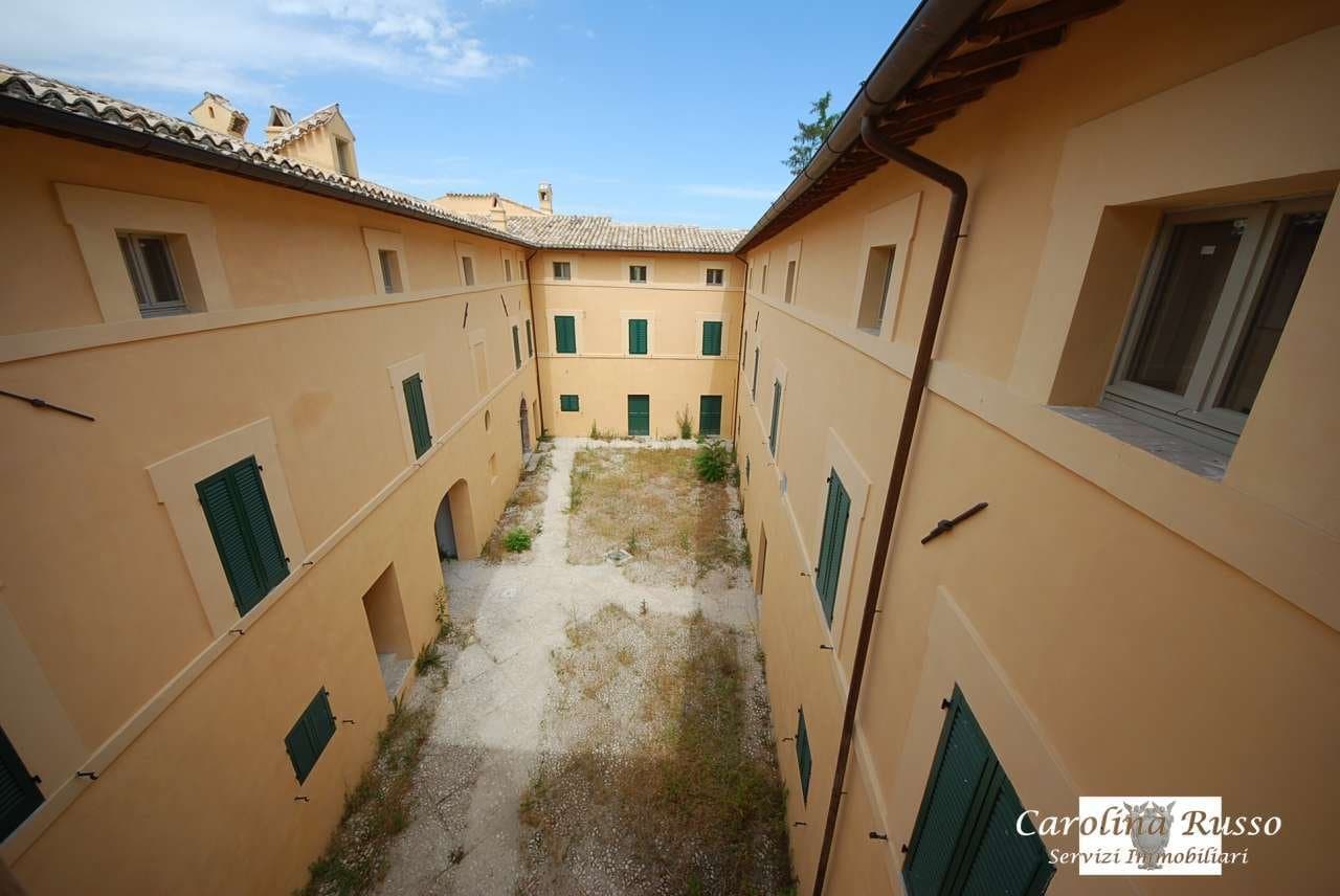 Historic Castle With Extensive Grounds And Outbuildings 3