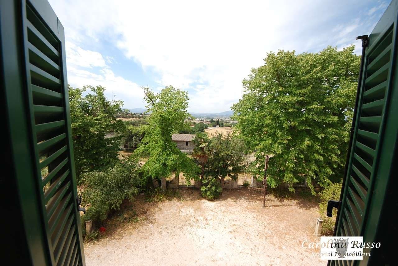Historic Castle With Extensive Grounds And Outbuildings 5