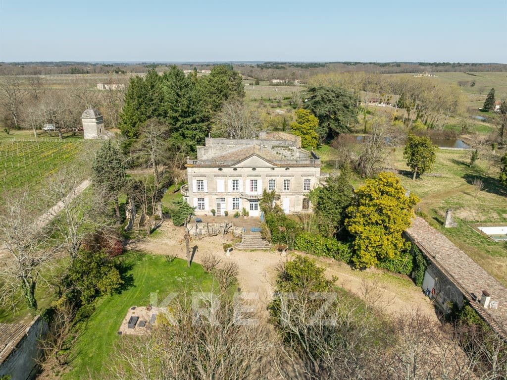 Spacious Castle With Swimming Pool And Terrace — in Gironde, Nouvelle-Aquitaine