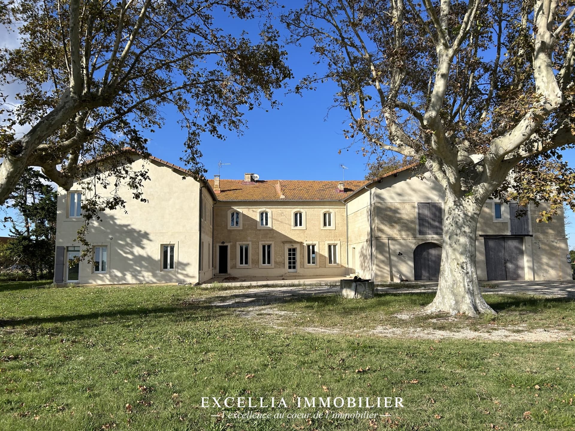 Exceptional Estate With Residential House And 5 Apartments In The Camargue — in Camargue, France