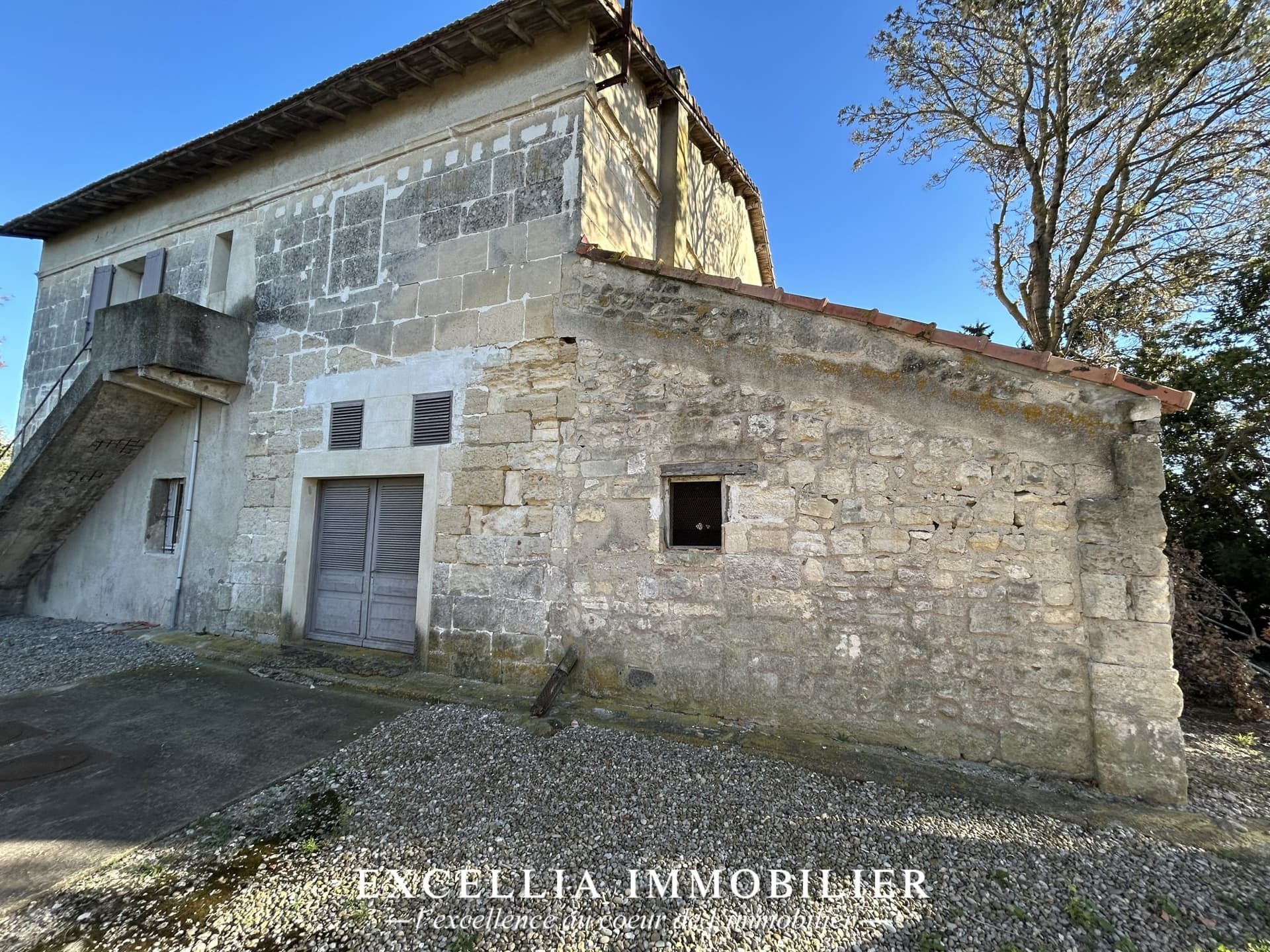 Exceptional Estate With Residential House And 5 Apartments In The Camargue 5
