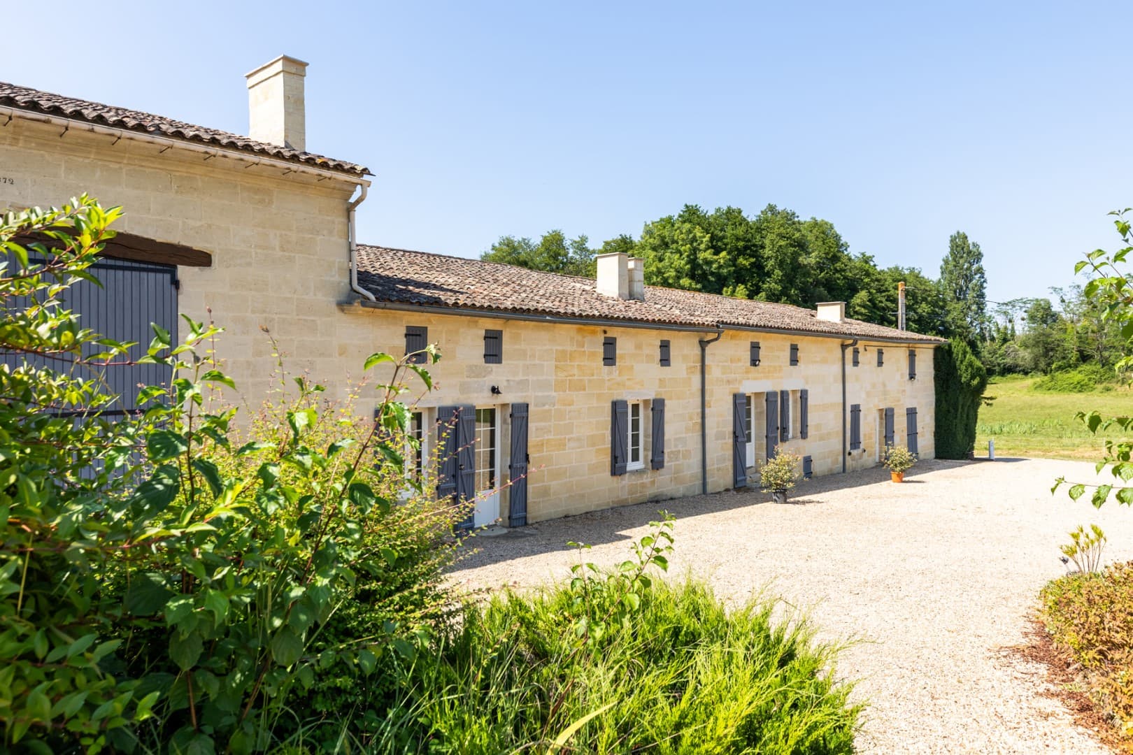 Castle 200 Sqm 5 Bedrooms 2