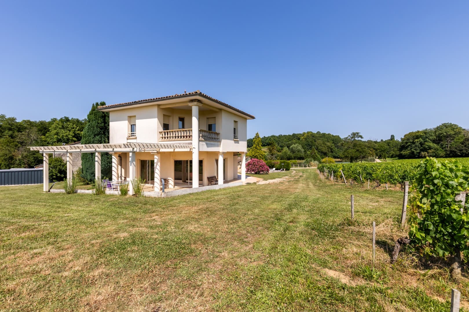 Castle 200 Sqm 5 Bedrooms 5