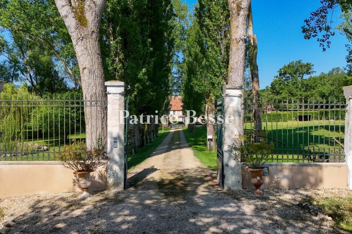 Renovated 16th Century Manor With Heated Pool And Garden 2