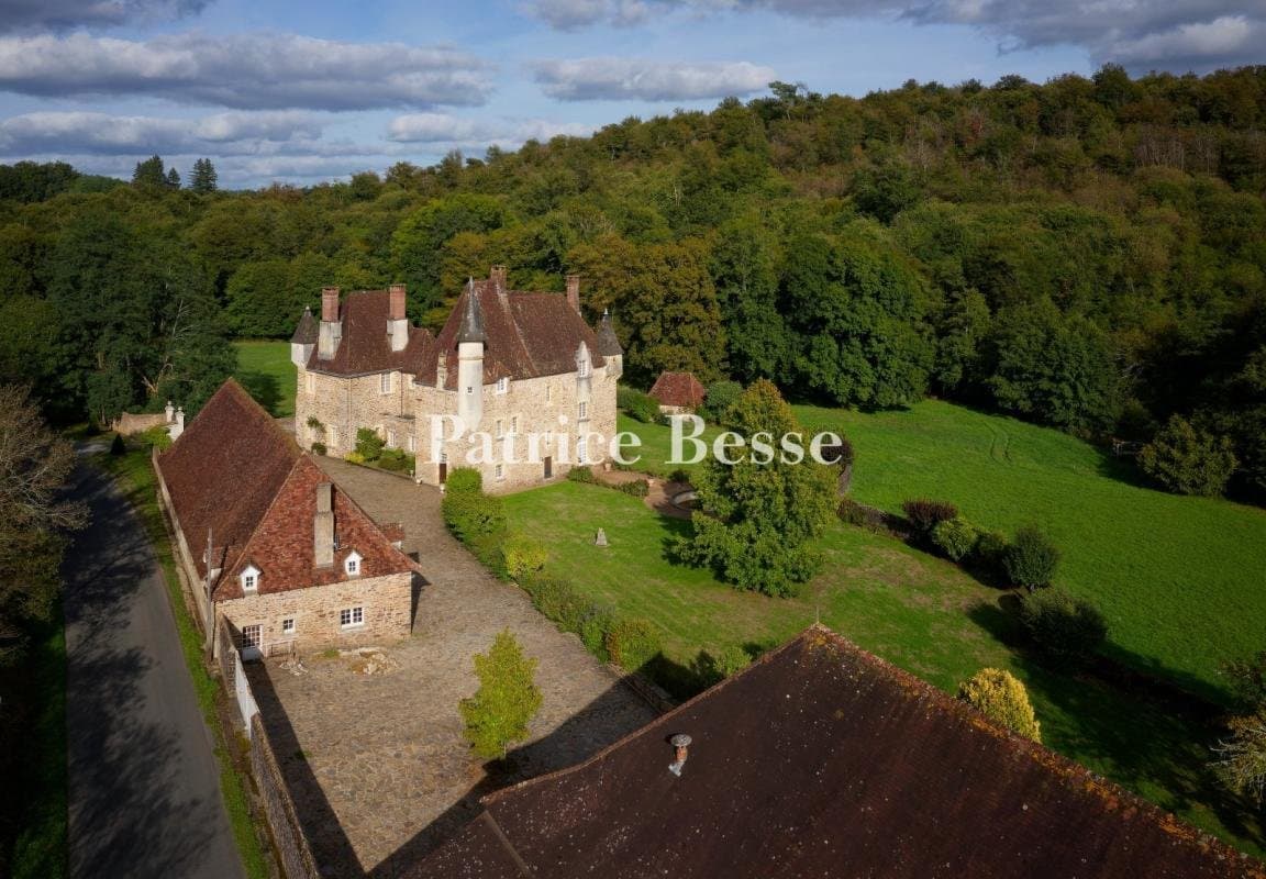 Renovated Château Set Within 28 Hectares of Bucolic Grounds 2