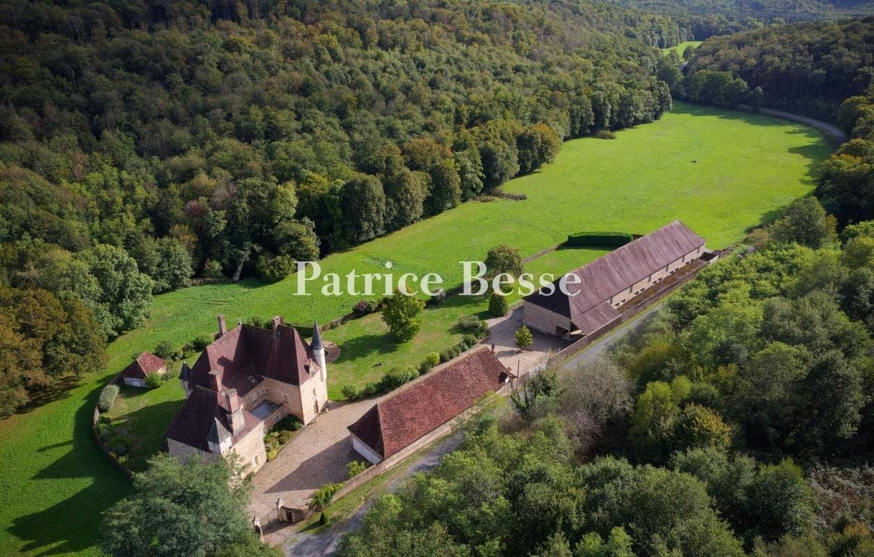 Renovated Château Set Within 28 Hectares of Bucolic Grounds 3