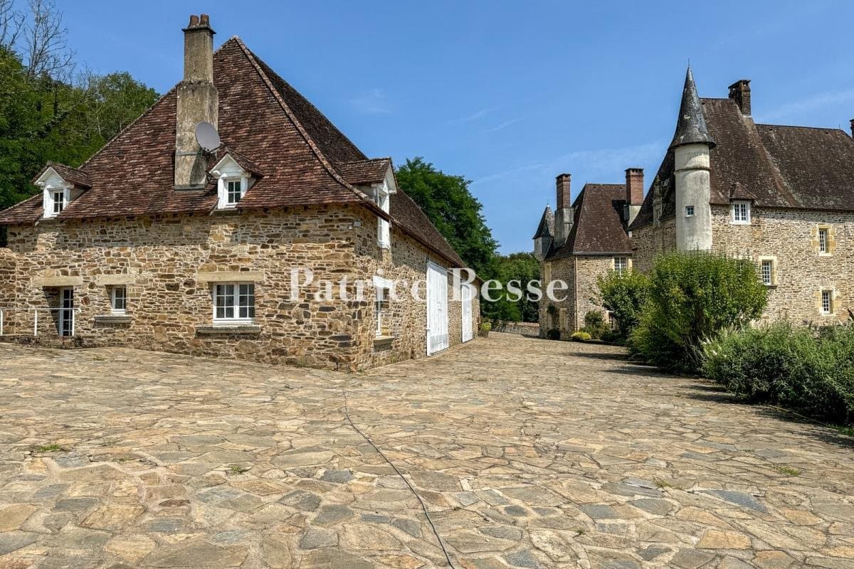 Renovated Château Set Within 28 Hectares of Bucolic Grounds 4