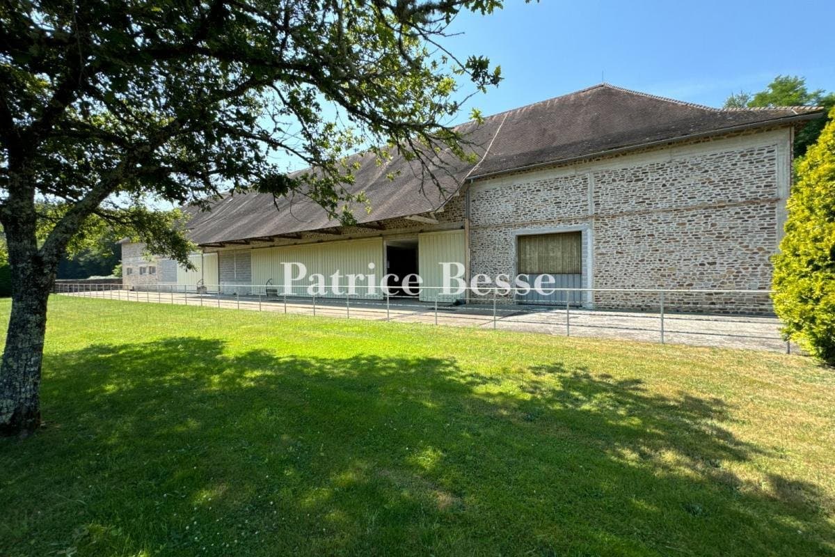 Renovated Château Set Within 28 Hectares of Bucolic Grounds 5