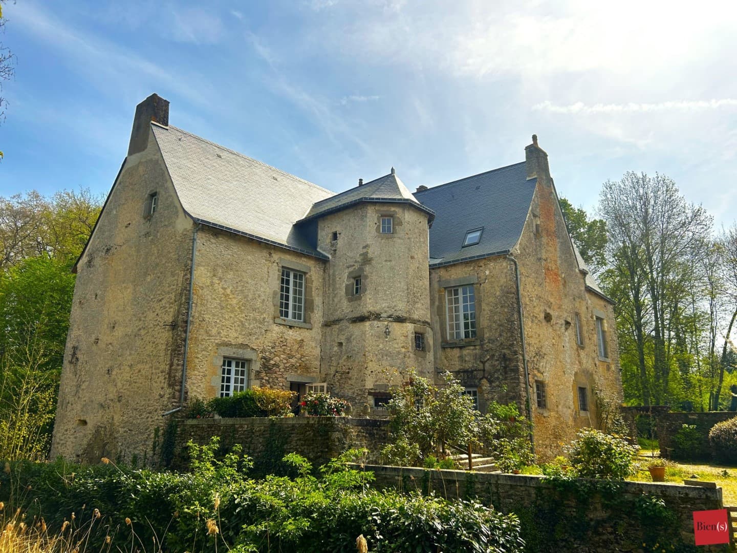 Historic Castle with 11 Bedrooms and 600 Sqm of Living Space 2